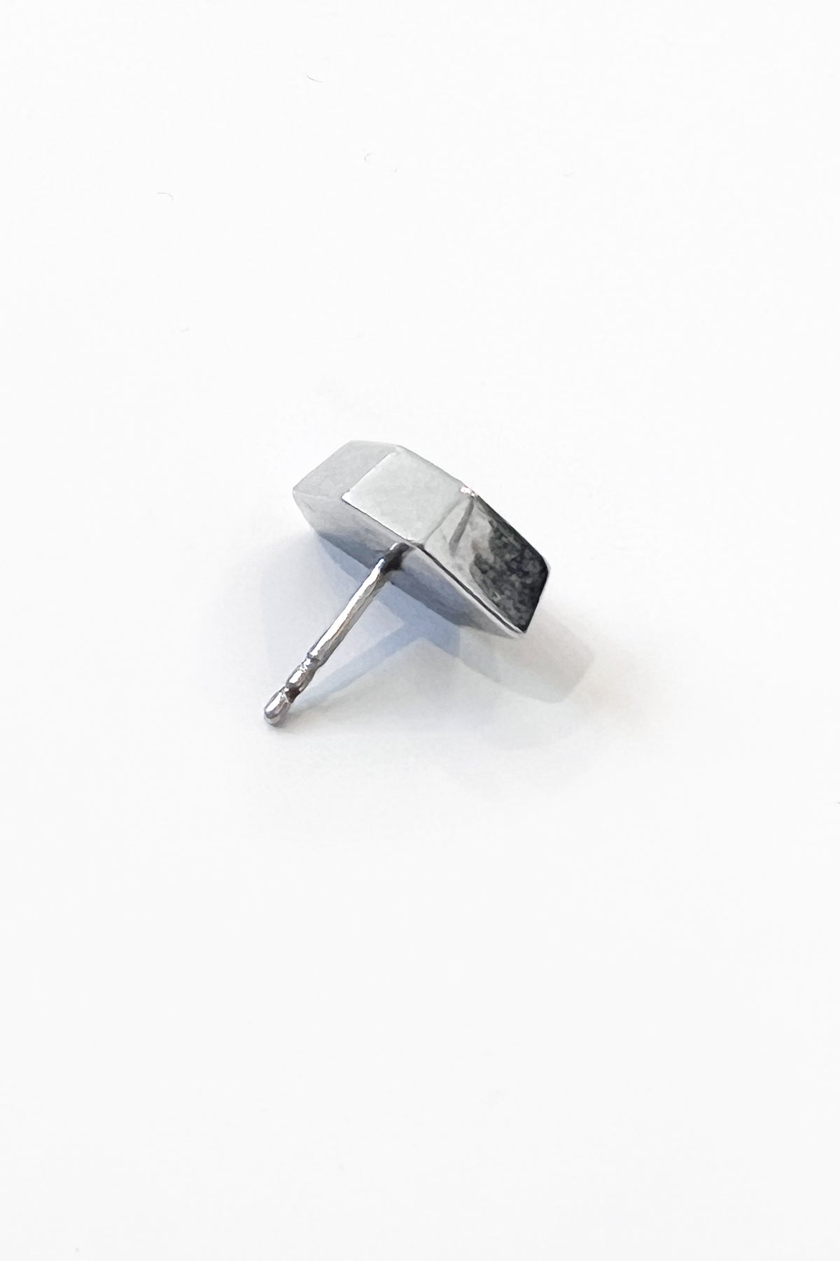 Haus Stud – Minimal Sculptural Stud