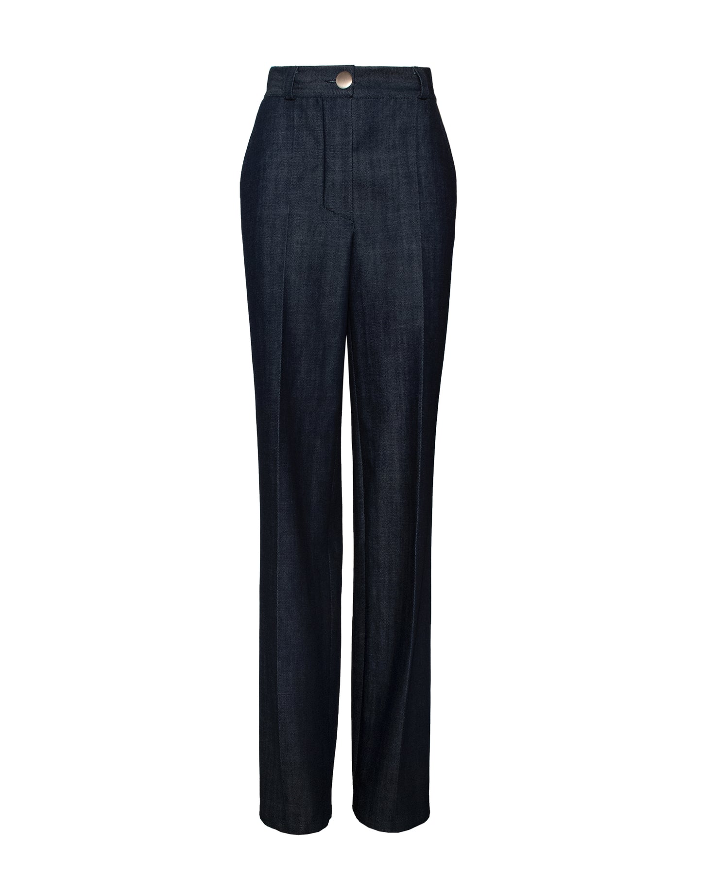 Slim-fit denim jeans with a pleated design in GOTS certified cotton, emphasizing sustainable fashion and ethical sourcing.